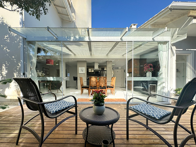 Casa Moderna e Aconchegante a 300m do mar - SDI005