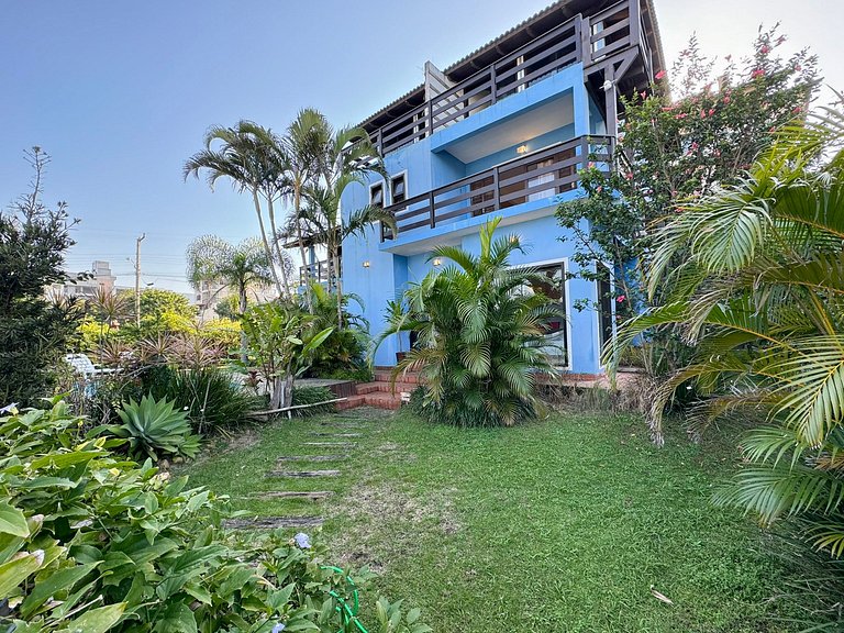 Ampla Casa com piscina a 100m da Praia da Vila Nova - IMB001