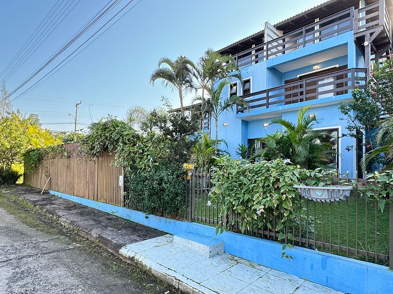 Ampla Casa com piscina a 100m da Praia da Vila Nova - IMB001