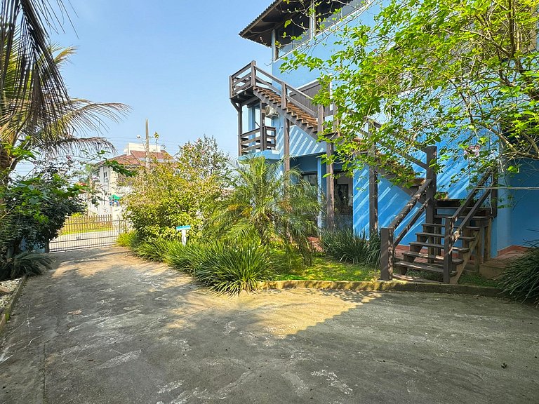 Ampla Casa com piscina a 100m da Praia da Vila Nova - IMB001
