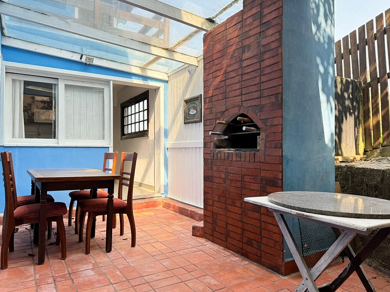 Ampla Casa com piscina a 100m da Praia da Vila Nova - IMB001
