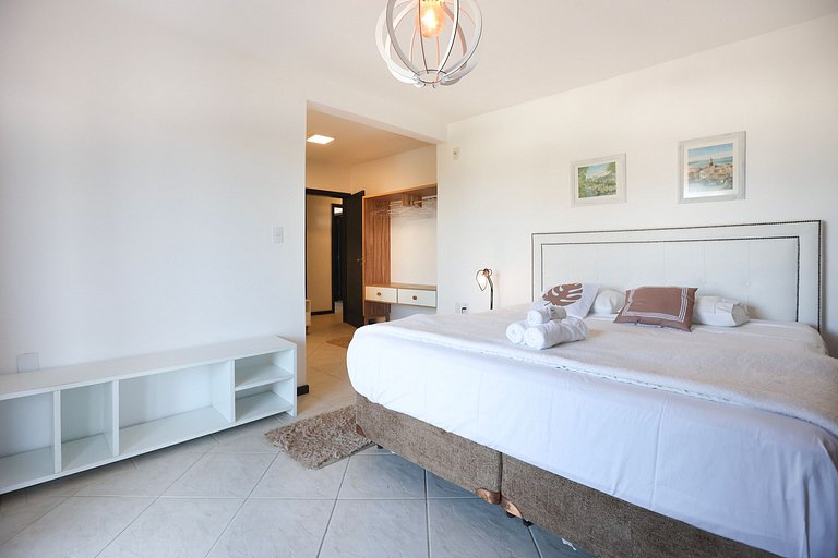 Ampla Casa com piscina a 100m da Praia da Vila Nova - IMB001
