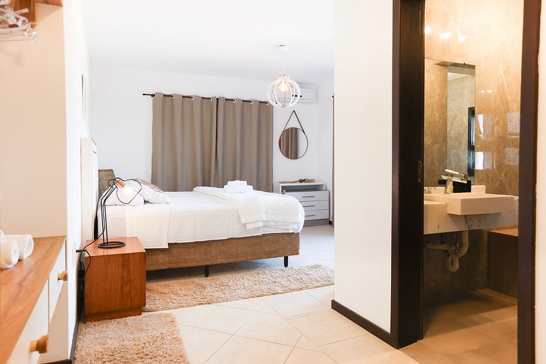 Ampla Casa com piscina a 100m da Praia da Vila Nova - IMB001