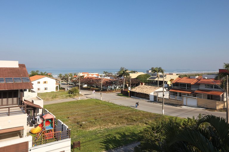 Ampla Casa com piscina a 100m da Praia da Vila Nova - IMB001