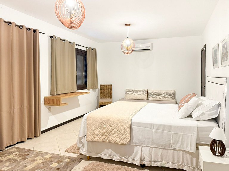 Ampla Casa com piscina a 100m da Praia da Vila Nova - IMB001