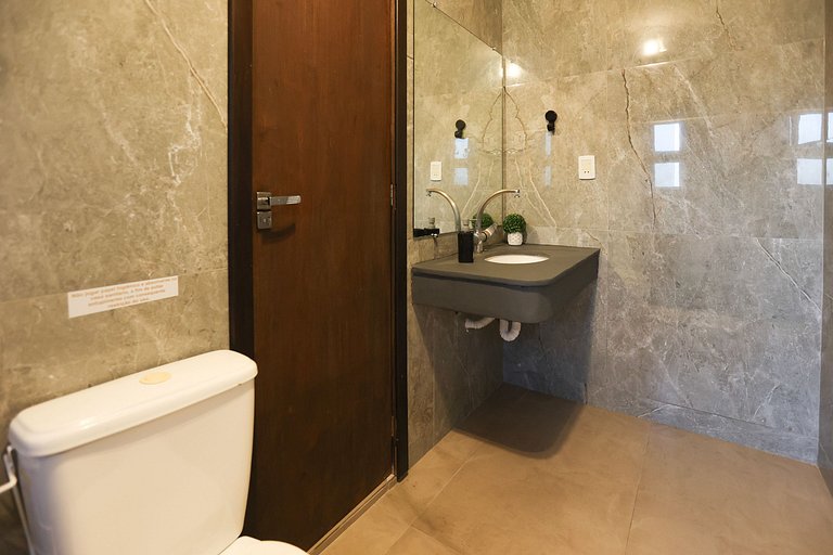 Ampla Casa com piscina a 100m da Praia da Vila Nova - IMB001