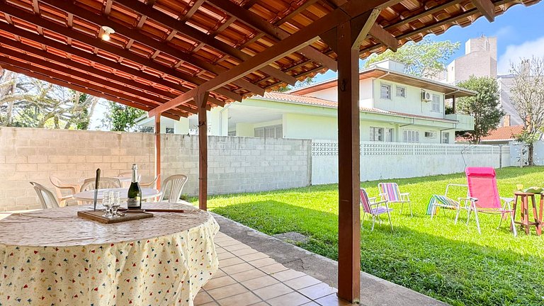 Casa Aconchegante a 100 metros da praia - NDI006
