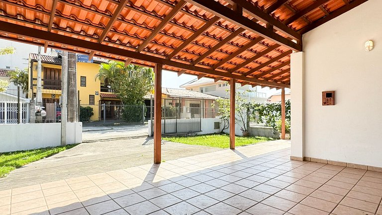 Casa Aconchegante a 100 metros da praia - NDI006