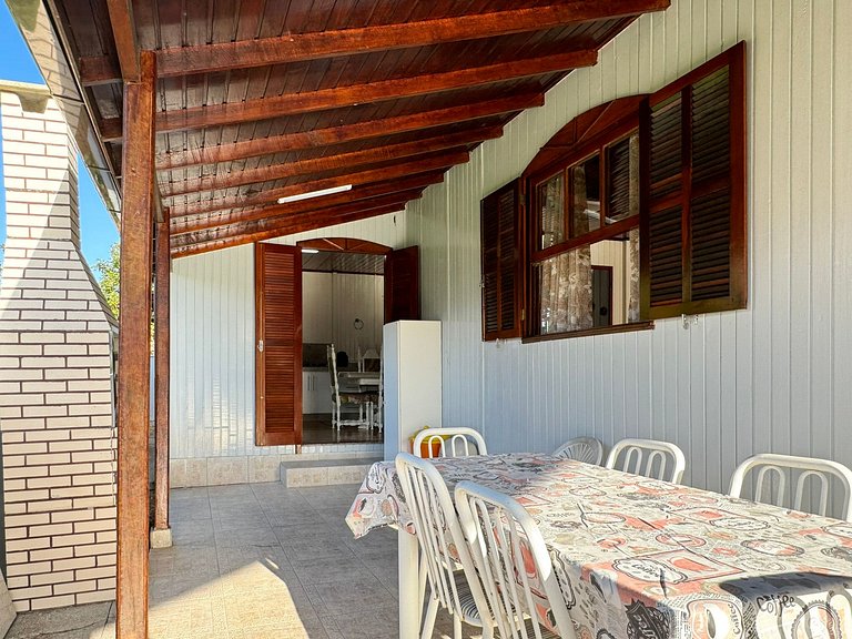 Casa Aconchegante na Lagoa de Ibiraquera - IMB003