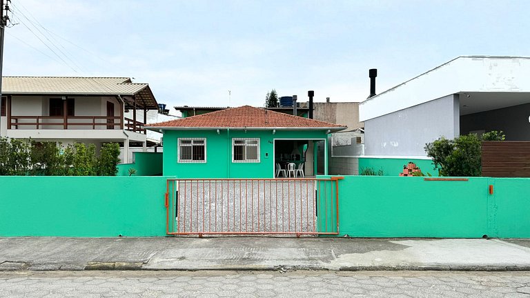 Residencial Amizade - Praia da Pinheira - PLH001