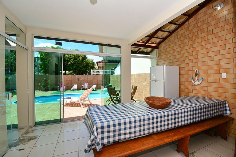 Casa c/ Piscina a 250m da Praia da Pinheira PLH006