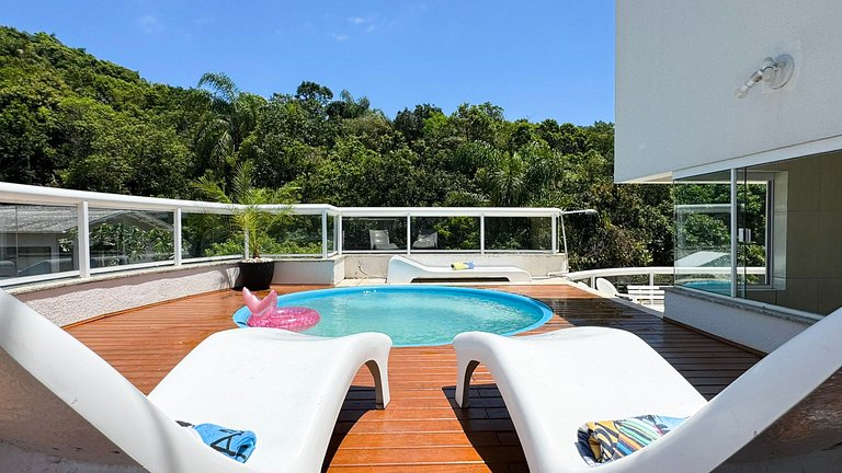 Cobertura com Piscina na praia de Bombas - BOM003