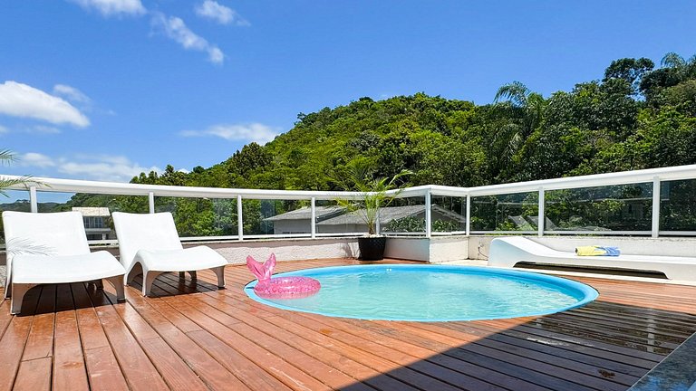 Cobertura com Piscina na praia de Bombas - BOM003