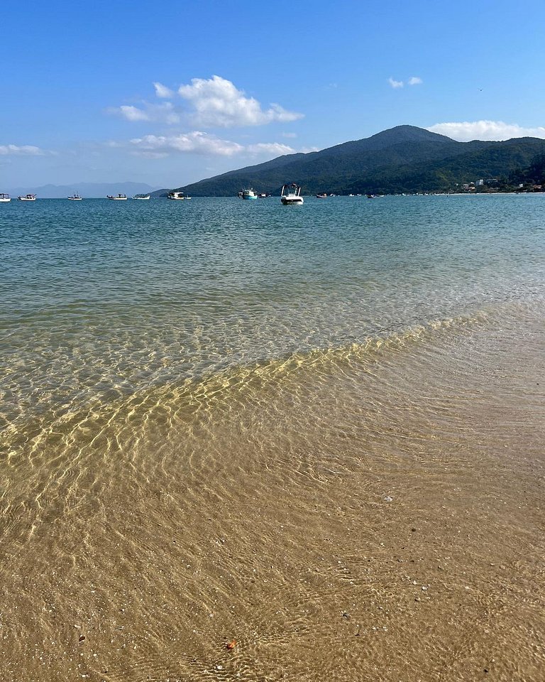 Cobertura com Piscina na praia de Bombas - BOM003