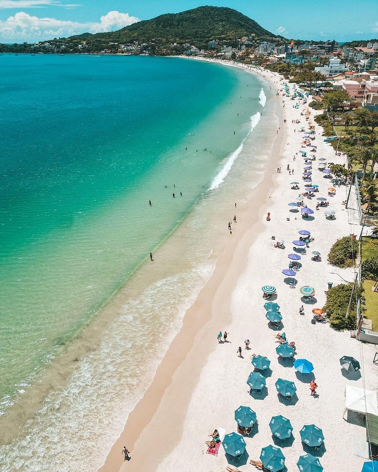 Cobertura com Piscina na praia de Bombas - BOM003