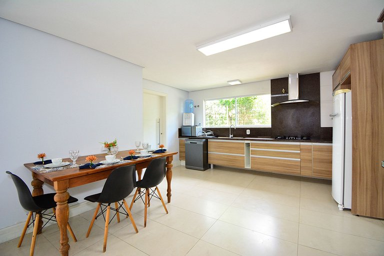 Casa na Barra da Lagoa a 500 metros do Mar - LDI003