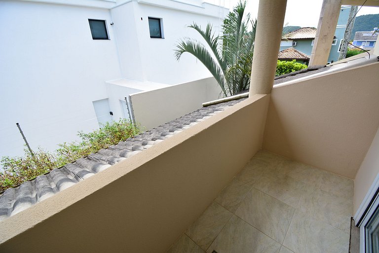 Casa na Barra da Lagoa a 500 metros do Mar - LDI003