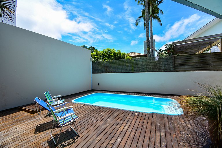 Casa na Barra da Lagoa a 500 metros do Mar - LDI003
