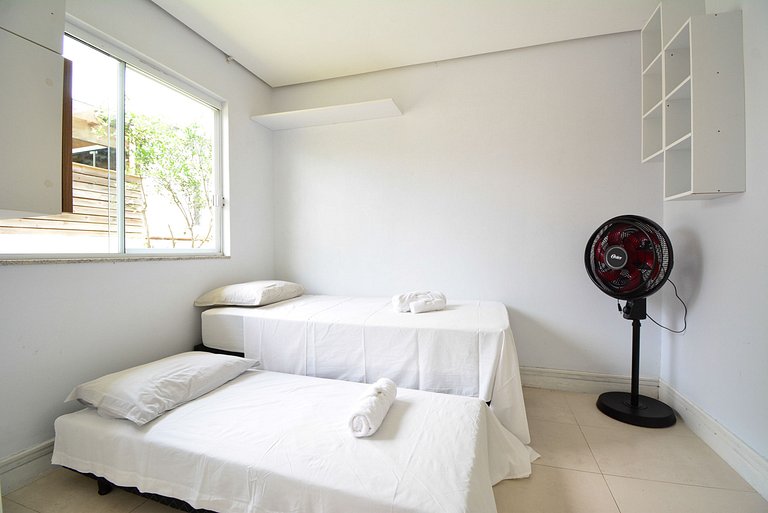 Casa na Barra da Lagoa a 500 metros do Mar - LDI003