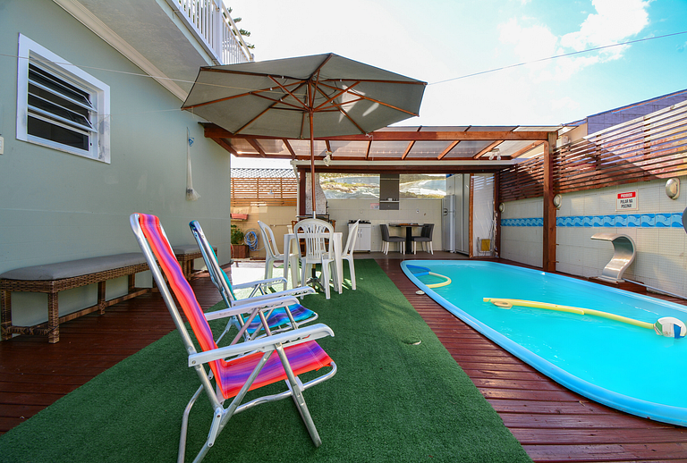 Casa com Piscina no Ribeirão da Ilha - SDI013