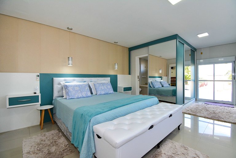 Casa com Piscina no Ribeirão da Ilha - SDI013