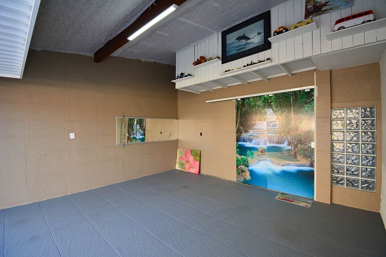 Casa com Piscina no Ribeirão da Ilha - SDI013