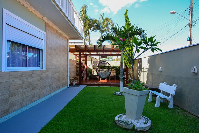 Casa com Piscina no Ribeirão da Ilha - SDI013
