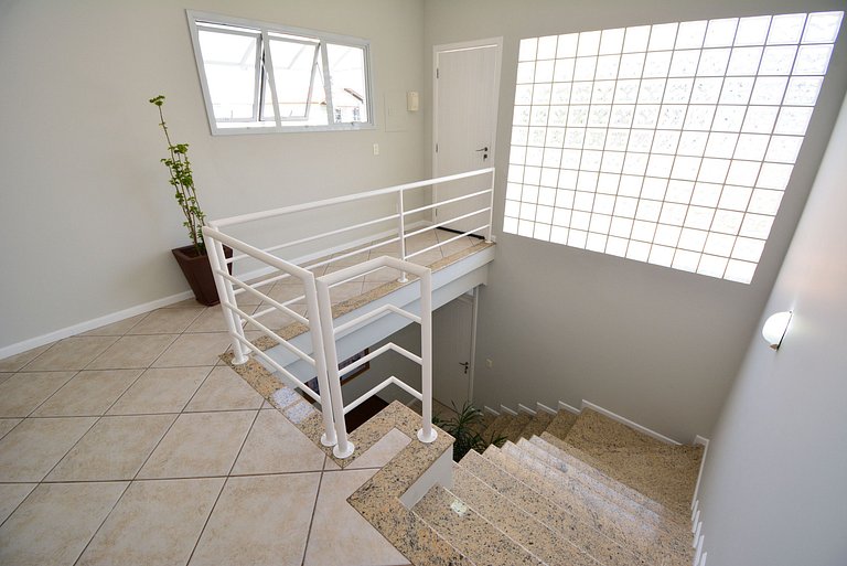Casa com Piscina Morro das Pedras - SDI012