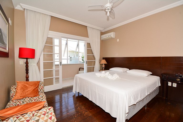 Casa com Piscina Morro das Pedras - SDI012