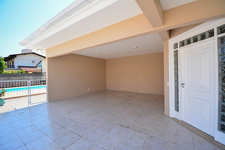 Casa com Piscina Morro das Pedras - SDI012