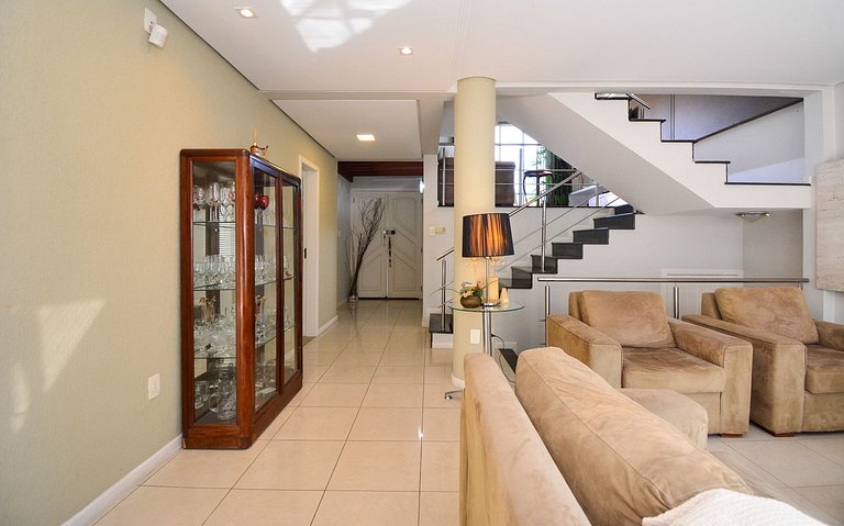 Elegante Casa com Piscina - João Paulo - CEN005