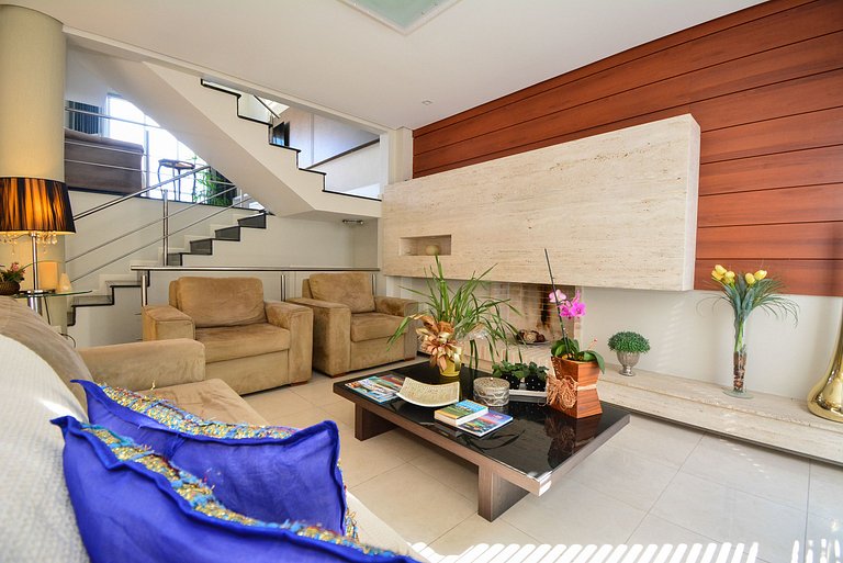 Elegante Casa com Piscina - João Paulo - CEN005