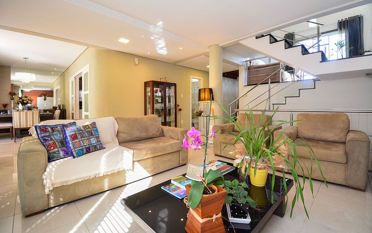 Elegante Casa com Piscina - João Paulo - CEN005