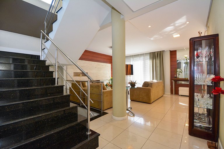 Elegante Casa com Piscina - João Paulo - CEN005