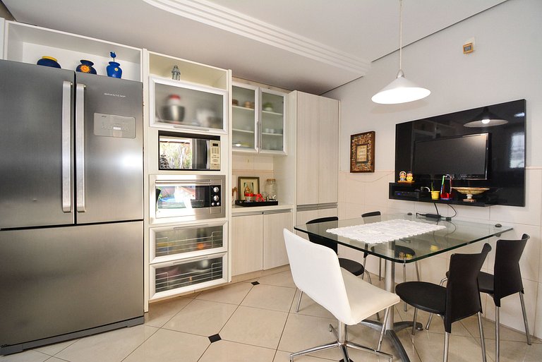 Elegante Casa com Piscina - João Paulo - CEN005