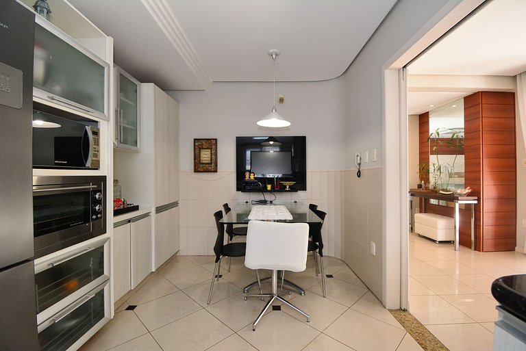 Elegante Casa com Piscina - João Paulo - CEN005