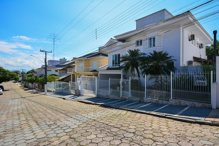 Elegante Casa com Piscina - João Paulo - CEN005