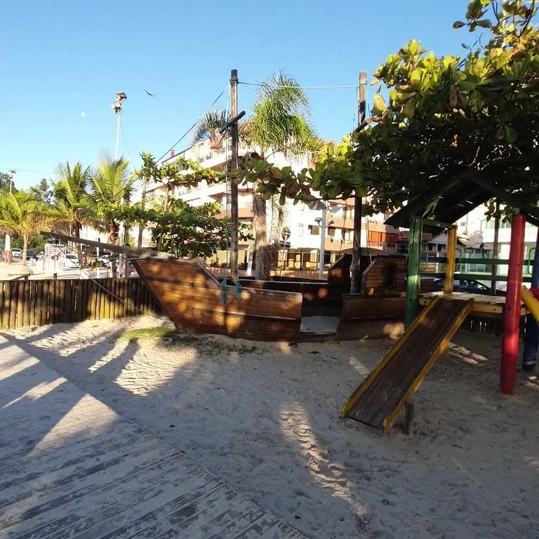 Apartamento a 150 metros da praia de Canasvieiras - NDI012
