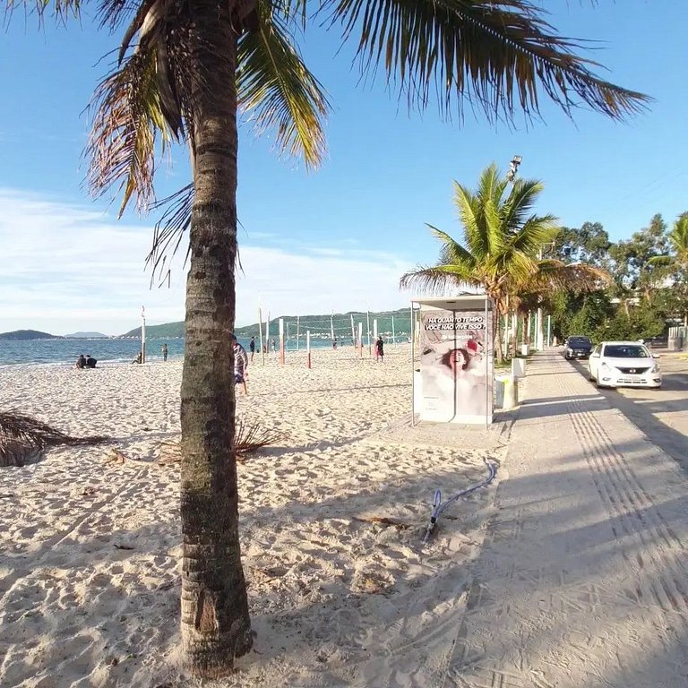 Apartamento a 150 metros da praia de Canasvieiras - NDI012