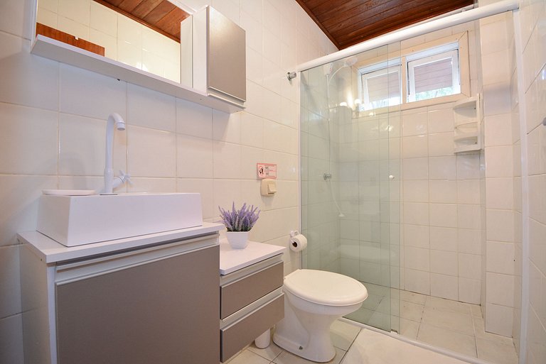 Apartamento a 150 metros da praia de Canasvieiras - NDI012