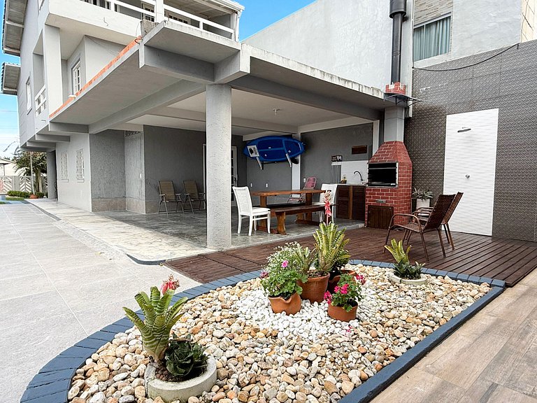Ampla Casa com Piscina Ponta do Papagaio - PLH005