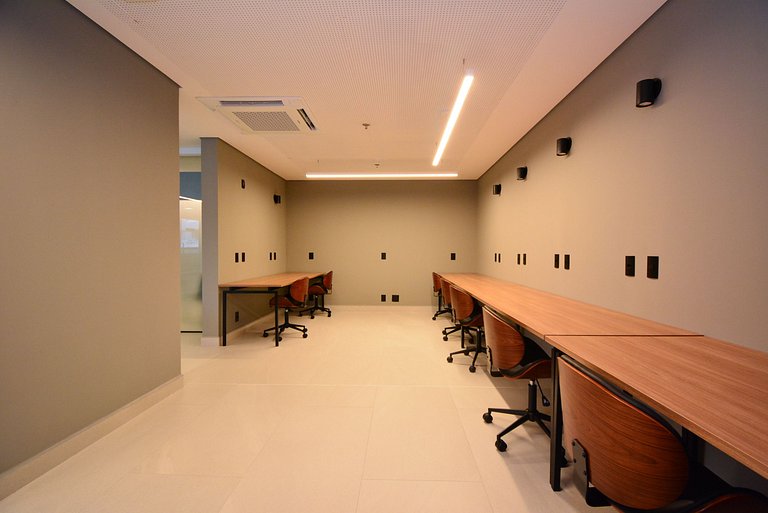 Luxuoso Studio em frente a UFSC e HU - CEN011