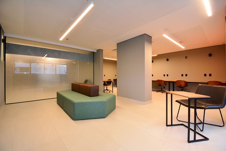 Luxuoso Studio em frente a UFSC e HU - CEN011