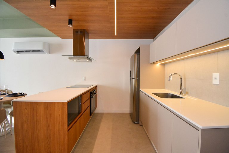 Luxuoso Studio em frente a UFSC e HU - VIVA 613R