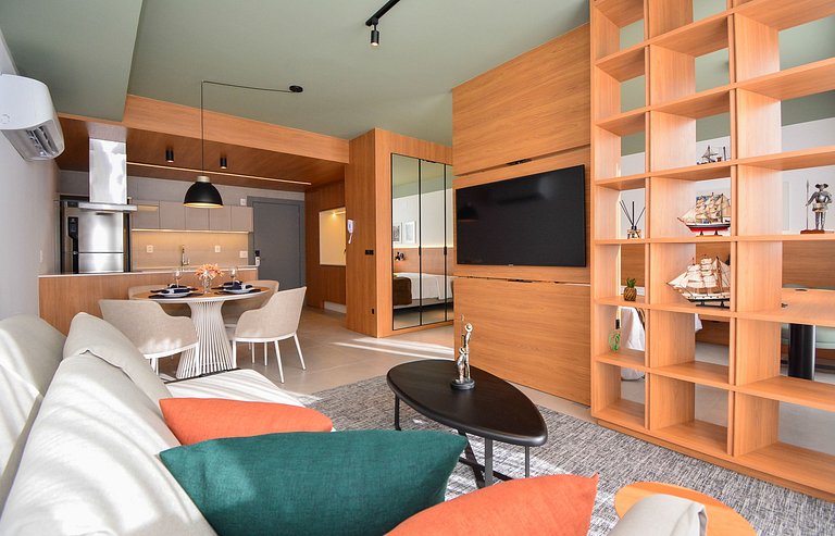 Luxuoso Studio em frente a UFSC e HU - VIVA 613R