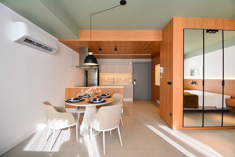 Luxuoso Studio em frente a UFSC e HU - VIVA 613R