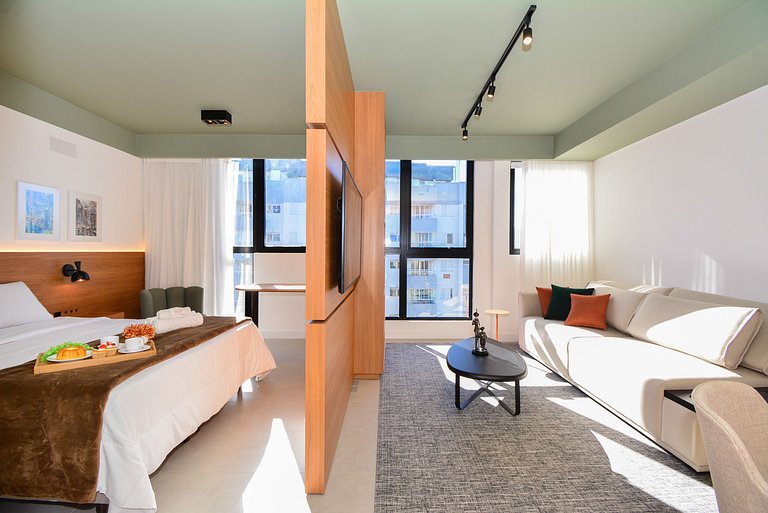 Luxuoso Studio em frente a UFSC e HU - VIVA 613R