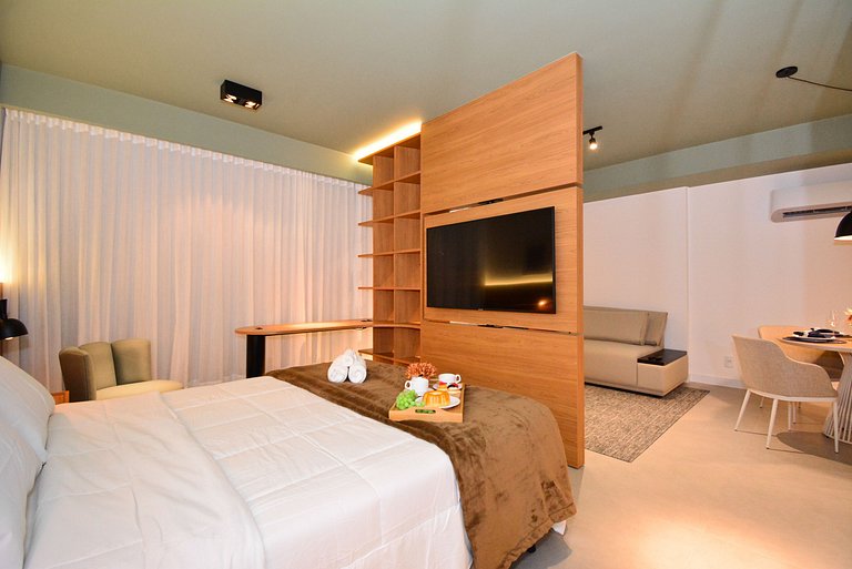 Luxuoso Studio em frente a UFSC e HU - CEN011