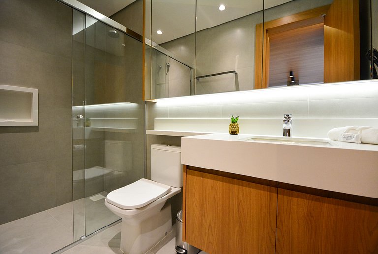 Luxuoso Studio em frente a UFSC e HU - VIVA 613R