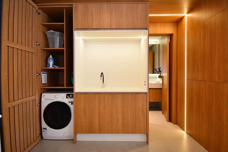 Luxuoso Studio em frente a UFSC e HU - VIVA 613R